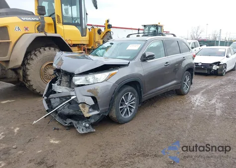 2018 Toyota Highlander Xle from USA, damaged, VIN 5TDJZRFH8JS544658